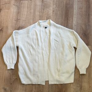 Universal Thread Women's Cream Cardigan Size Small